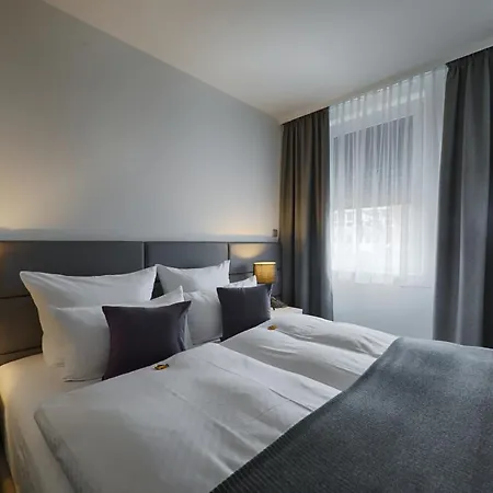 Townhouse Hotel 3*