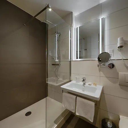 Townhouse Hotel